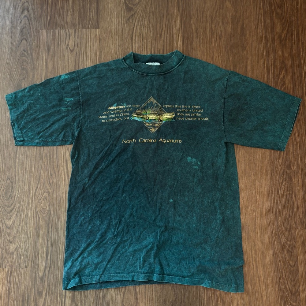 Vintage Embroidered North Carolina Aquariums Green T-Shirt